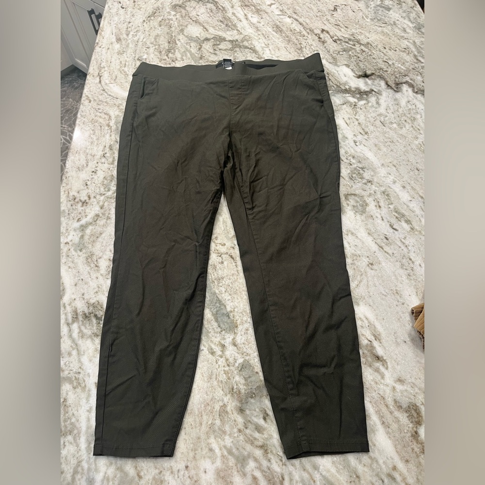 Torrid Army Green Stretchy‎ Work Pants Size 3